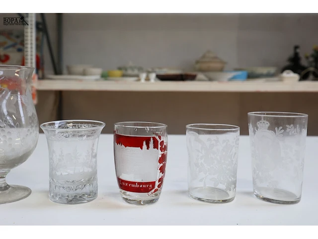 Lot 203 - lot antiek glas - afbeelding 3 van  4