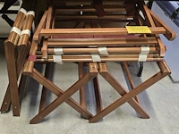 Lot 203 - opklapbare kofferrekken 5 stuks - afbeelding 1 van  2