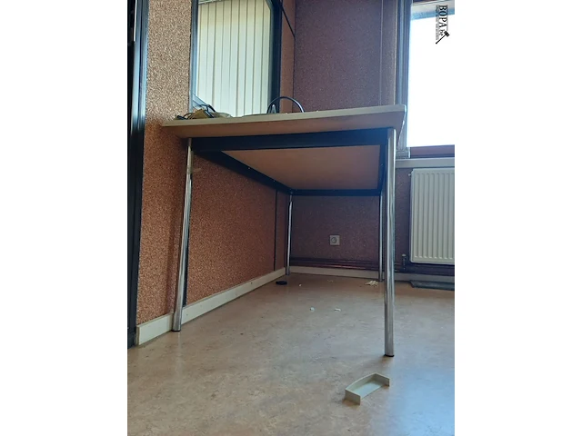 Lot 203 - tafel - afbeelding 2 van  2
