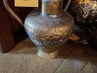 Lot 204 - koperen kan met oor,inscriptie in boord - afbeelding 1 van  5