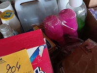 Lot 204 - poetsmateriaal en keukengerei - afbeelding 2 van  6