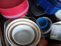 Lot 204 - poetsmateriaal en keukengerei - afbeelding 3 van  6