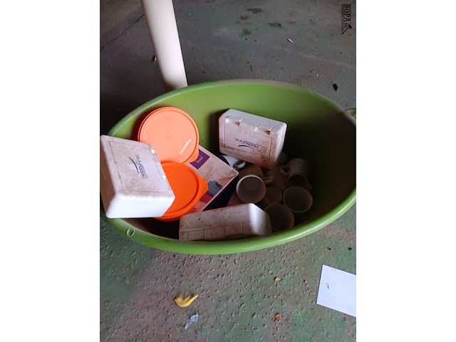 Lot 204 - poetsmateriaal en keukengerei - afbeelding 5 van  6