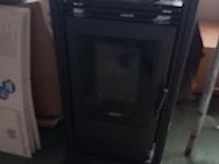 Lot 205 - pelletkachel - afbeelding 1 van  5