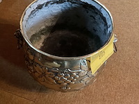 Lot 205 - victoriaanse jardinière koper - afbeelding 2 van  4