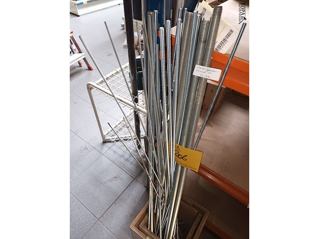 Lot 206 - draadstangen. 30 stuks - afbeelding 1 van  3