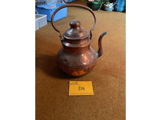 Lot 206 - roodkoperen waterketel - afbeelding 1 van  3