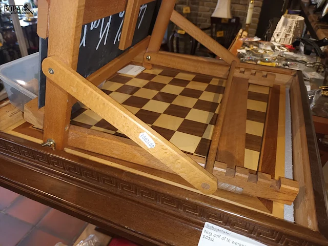 Lot 206 - schaaktafel en krijtbordje - afbeelding 5 van  6
