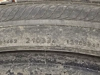 Lot 206 - set winterbanden semperit speed gripp2 240/40 r 18 - afbeelding 3 van  3