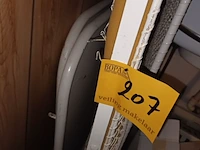 Lot 207 - antiek metalen bed - afbeelding 2 van  3