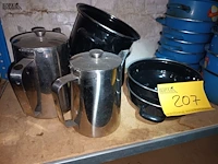 Lot 207 - mosselpotten en koffiekannen. 14 stuks - afbeelding 2 van  3