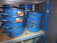 Lot 207 - mosselpotten en koffiekannen. 14 stuks - afbeelding 3 van  3