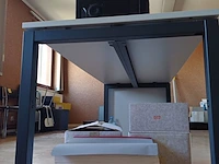 Lot 208 - bureau tafel verstelbaar - afbeelding 3 van  4