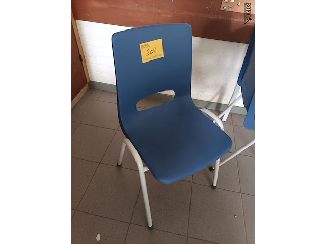 Lot 208 - stoelen ekwo. 20 stuks - afbeelding 1 van  5