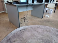 Lot 209 - bureau tafel - afbeelding 3 van  3