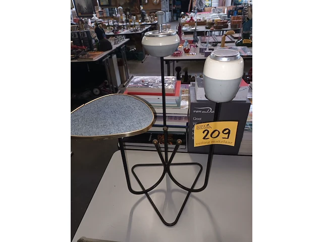 Lot 209 - retro staande asbak - afbeelding 1 van  4