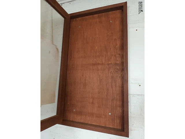 Lot 209 - vitrine kastje - afbeelding 3 van  3