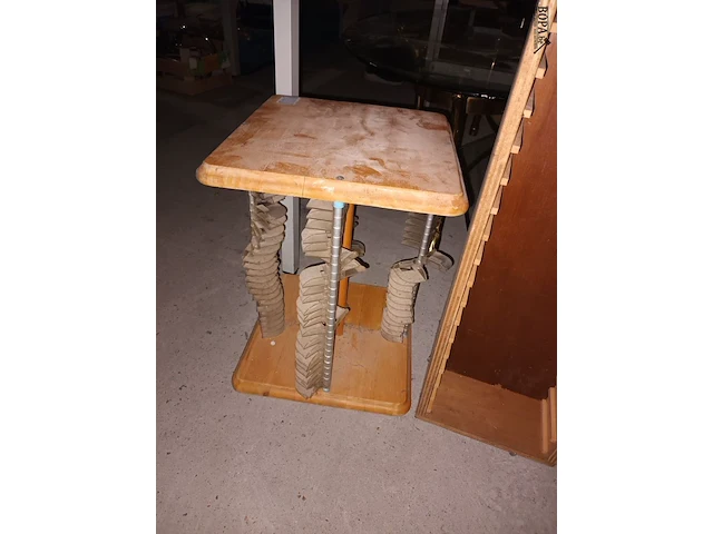 Lot 21 - cd rek en video cassette rek - afbeelding 2 van  3