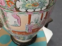 Lot 21 - chinese vaas hoogte 64 cm - afbeelding 2 van  5