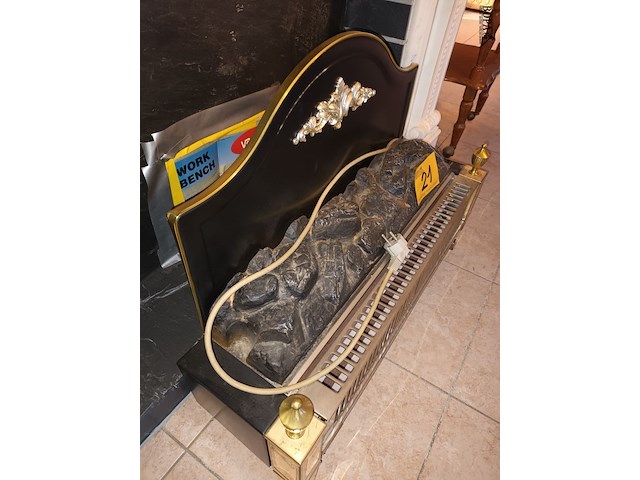 Lot 21 - elektrische sierhaard - afbeelding 2 van  4