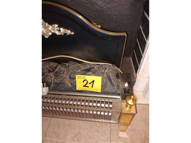 Lot 21 - elektrische sierhaard - afbeelding 3 van  4
