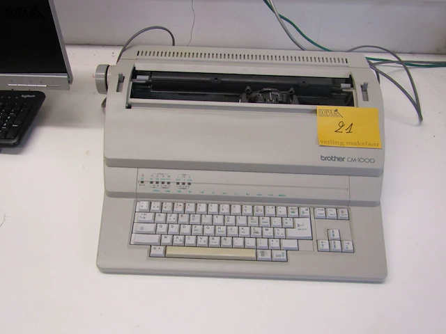 Lot 21 - elektrische typemachine brother - afbeelding 1 van  3