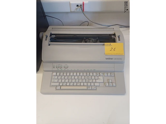 Lot 21 - elektrische typemachine brother - afbeelding 1 van  6