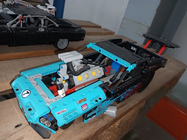 Lot 21 - lego technic dragster - afbeelding 2 van  3