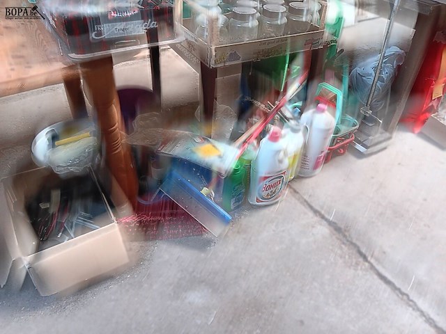 Lot 21 - lot poetsmateriaal - afbeelding 2 van  6