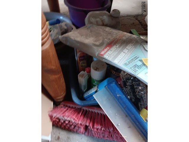 Lot 21 - lot poetsmateriaal - afbeelding 3 van  6