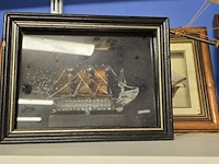 Lot 21 - modelboten en 4 kaders - afbeelding 2 van  5