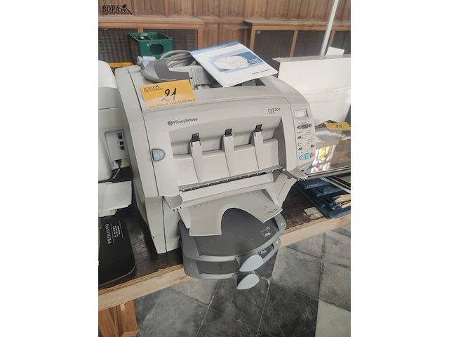 Lot 21 - pitney bowes brievenvouwmachine - afbeelding 1 van  3