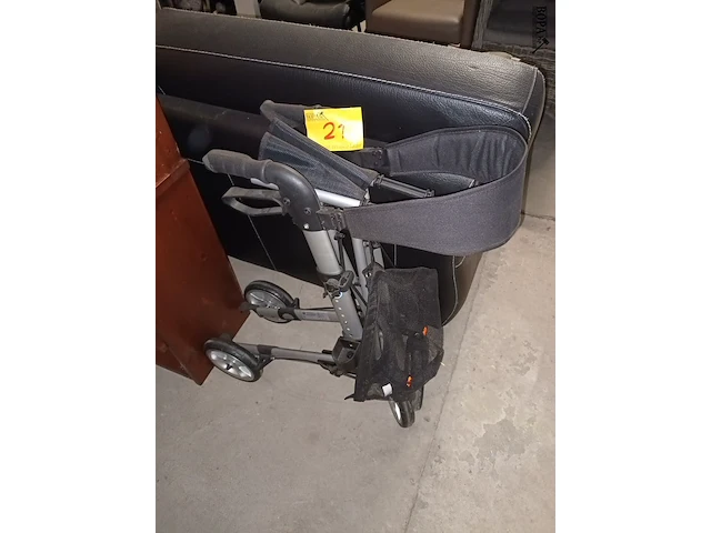 Lot 21 - rollator vermeiren - afbeelding 1 van  4