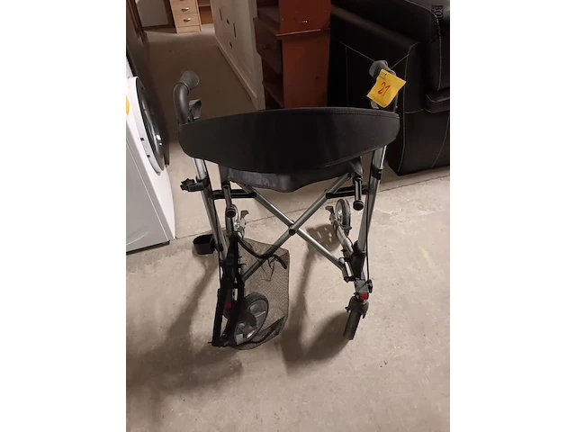 Lot 21 - rollator vermeiren - afbeelding 4 van  4