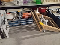 Lot 21 - schoenenrek en schragen - afbeelding 1 van  1