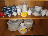 Lot 21 - servies - afbeelding 1 van  5