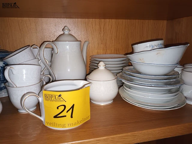 Lot 21 - servies - afbeelding 3 van  5