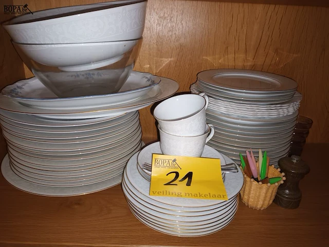 Lot 21 - servies - afbeelding 4 van  5