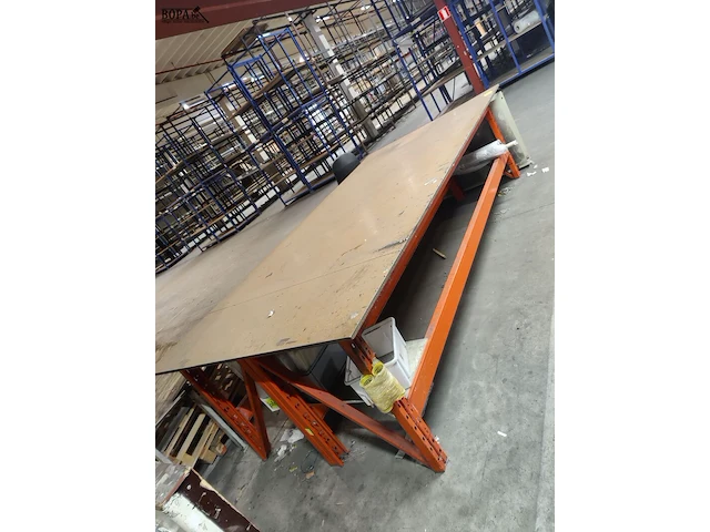 Lot 21 - stelling werktafel - afbeelding 1 van  4