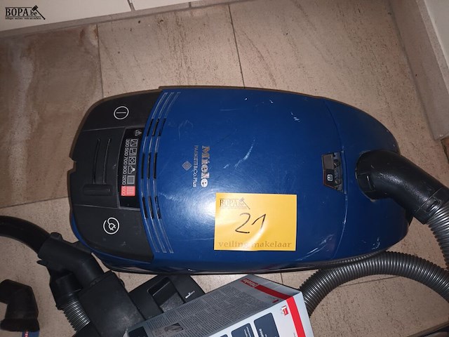 Lot 21 - stofzuiger miele - afbeelding 2 van  3