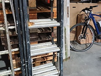 Lot 21 - uitschuifbare ladder altrex - afbeelding 1 van  4