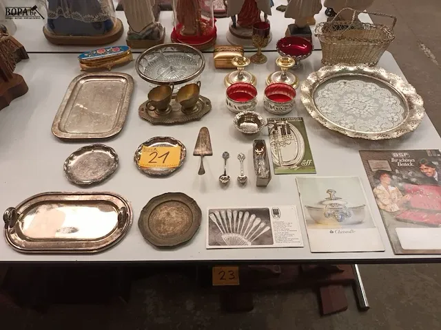 Lot 21 - verzilverd tafelgerei. 28 stuks - afbeelding 1 van  5