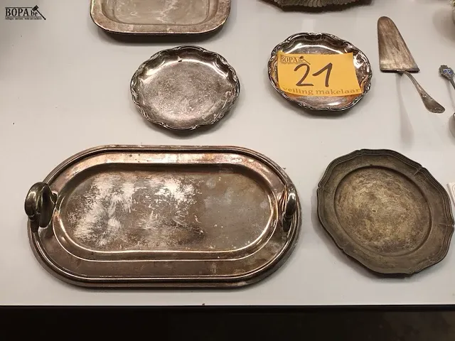 Lot 21 - verzilverd tafelgerei. 28 stuks - afbeelding 2 van  5