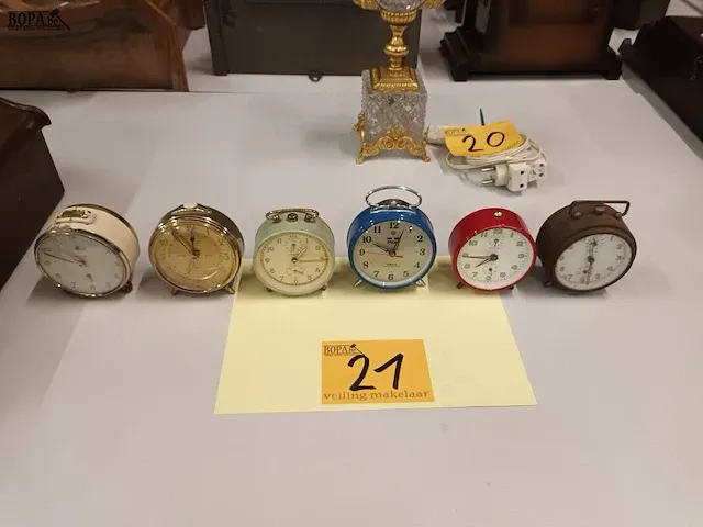 Lot 21 - vintage wekkers. 6 stuks - afbeelding 1 van  4