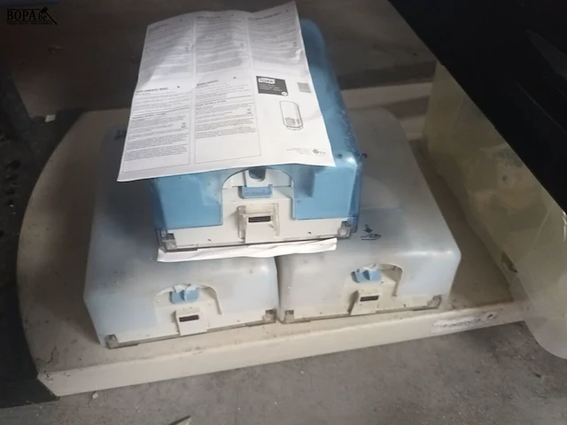 Lot 21 - zeep, handdoekpapier en insektenlamp - afbeelding 5 van  6