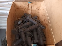 Lot 210 - lot stalen moeren en bouten - afbeelding 3 van  4