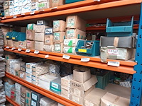 Lot 211 - groot lot mecanieke bouten - afbeelding 2 van  6