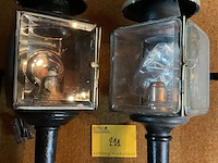 Lot 211 - paar koetslantaarns met bevestiging - afbeelding 2 van  3