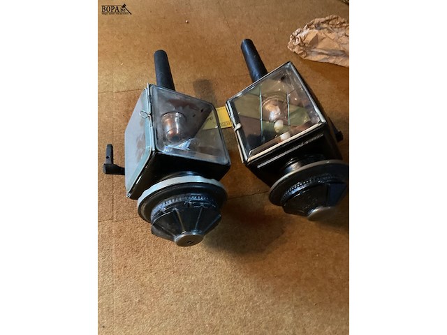 Lot 211 - paar koetslantaarns met bevestiging - afbeelding 3 van  3