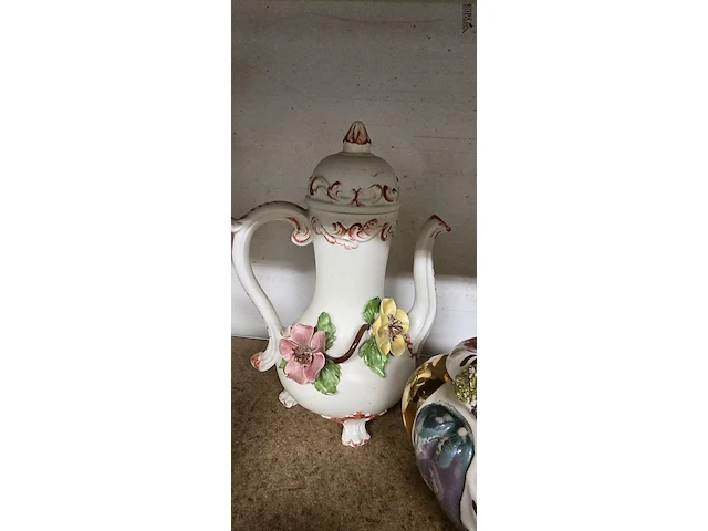 Lot 211 - stijl capodimonte porseleinen deco 6 stuks - afbeelding 4 van  6